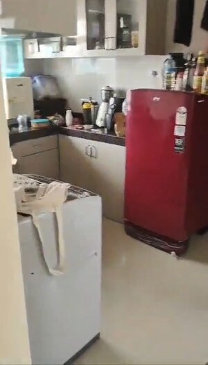 Furnished Amenities in 2 BHK Apartment at Ramniwas Apartment, Juhu – for Rent