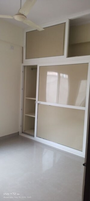 Room in 1 BHK Apartment at Kondapur – for Rent