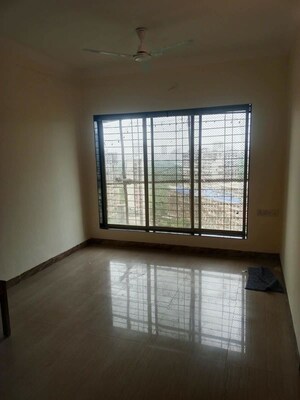 Room in 3.5 BHK Apartment at Garden View Apartment, Goregaon East – for Rent
