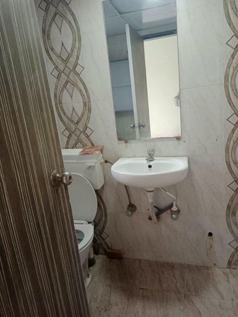 Bathroom, garden-view-apartment 3.5 Bedroom 1354 Sq.Ft. Apartment In Goregaon East Mumbai 10605159