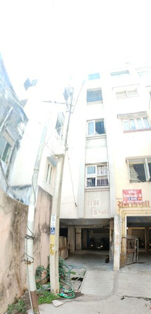  Apartment For Sale in Jala Ram Nagar