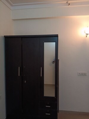 Room in 2 BHK Apartment at Mahagun My Woods, Sector 16c Greater Noida – for Rent