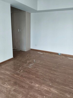 Room in 3.5 BHK Apartment at Godrej Air Sector 85, Sector 85 – for Rent