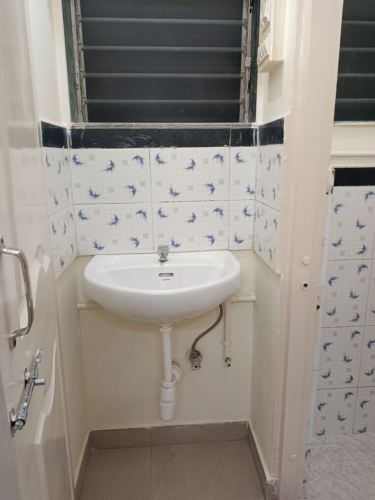 Bathroom, mhada-prakash-cotton-mill 1 Bedroom 450 Sq.Ft. Apartment In Lower Parel Mumbai 10605121