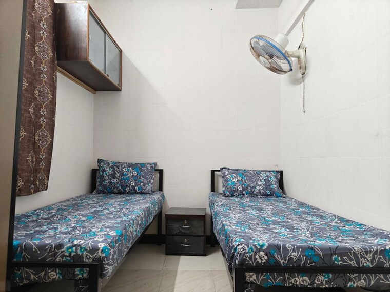 Bedroom, jb nagar Pg For Boys & Girls In Jb Nagar 10605209