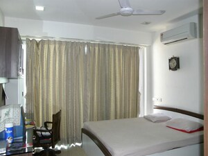 Team Area in 3 BHK Apartment at Raheja Atlantis, Lower Parel – for Rent