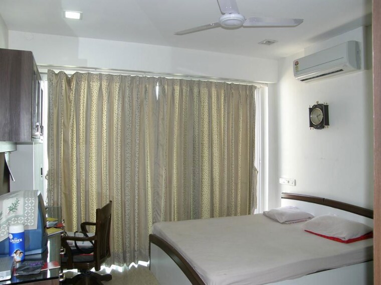 Team Area, raheja-atlantis-mumbai 3 Bedroom 1300 Sq.Ft. Apartment In Lower Parel Mumbai 10605267