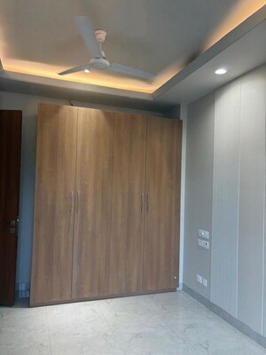 Bedroom in 4 BHK Apartment at Hauz Khas – for Rent