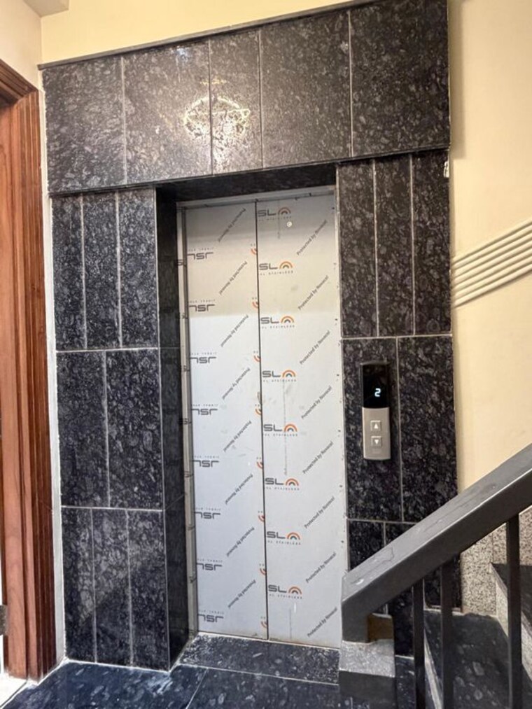 Balcony, hauz khas 4 Bedroom 4500 Sq.Ft. Apartment In Hauz Khas Delhi 10605298