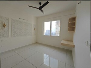 Room in 2 BHK Apartment at Prestige Lakeside Habitat Apartments, Gunjur – for Sale