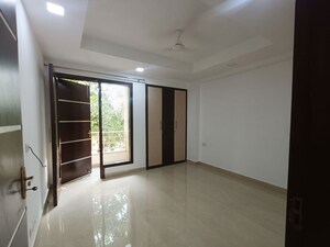 Room in 3 BHK Builder Floor at Greater Kailash I – for Rent