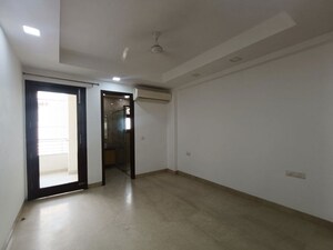 Room in 3 BHK Builder Floor at Greater Kailash I – for Rent