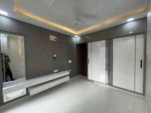 Room in 3 BHK Builder Floor at Greater Kailash – for Rent
