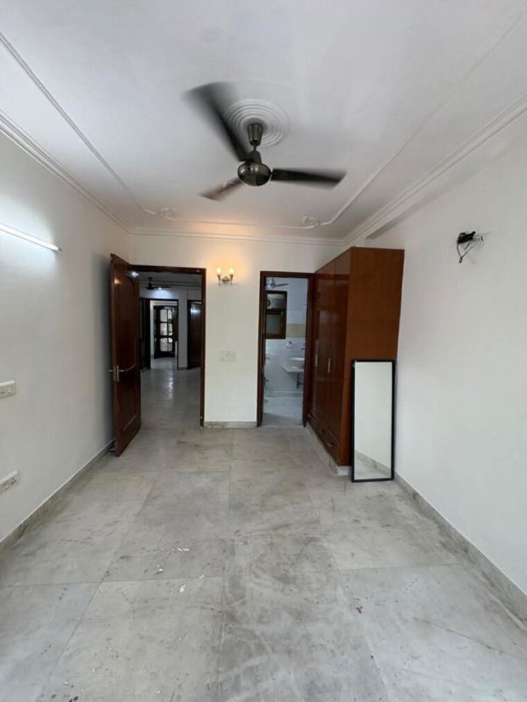 Bedroom, neeti bagh 6+ Bedroom 325 Sq.Yd. Independent House In Neeti Bagh Delhi 10605413