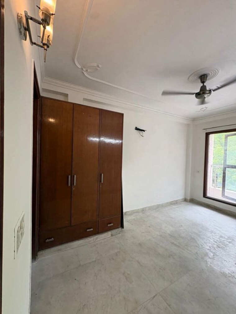 Bedroom, neeti bagh 6+ Bedroom 325 Sq.Yd. Independent House In Neeti Bagh Delhi 10605413