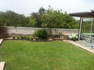 4 BHK Builder Floor – Garden View at Panchsheel Park - for Rent