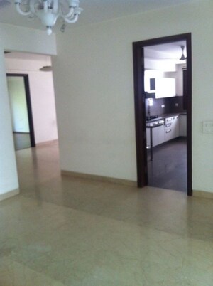 Room in 4 BHK Builder Floor at Panchsheel Park – for Rent