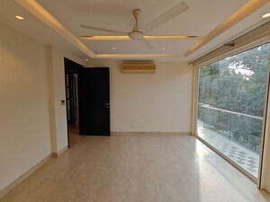 Room in 4 BHK Builder Floor at Safdarjung Development Area – for Rent