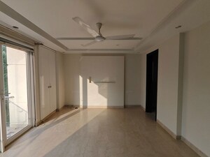 Room in 4 BHK Builder Floor at Safdarjung Development Area – for Rent