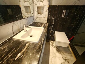 Team Area in 4 BHK Builder Floor at Safdarjung Development Area – for Rent