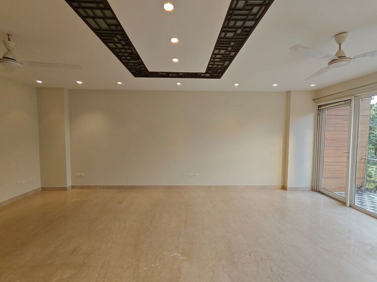 Room, safdarjung development area 4 Bedroom 500 Sq.Yd. Builder Floor In Safdarjung Development Area Delhi 10605427