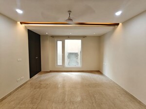 Room in 4 BHK Builder Floor at Safdarjung Development Area – for Rent