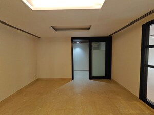 Room in 4 BHK Builder Floor at Safdarjung Development Area – for Rent