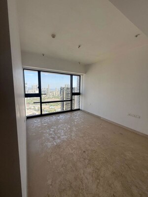 Room in 3 BHK Apartment at Lodha The Park, Worli – for Rent