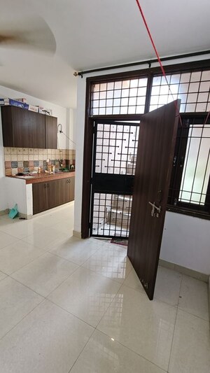 Room in 1 BHK Builder Floor at Malviya Nagar – for Rent