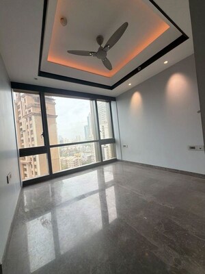 Room in 3 BHK Apartment at Lodha The Park, Worli – for Rent