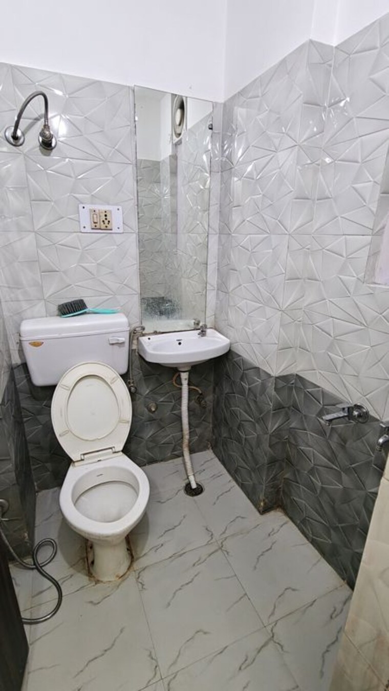 Bathroom, malviya nagar 1 RK 400 Sq.Ft. Builder Floor In Malviya Nagar Delhi 10605449
