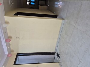 Furnished Amenities in 2.5 BHK Builder Floor at Mayur Vihar – for Rent