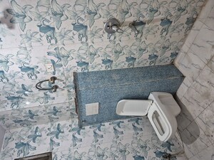 Bathroom in 2.5 BHK Builder Floor at Mayur Vihar – for Rent