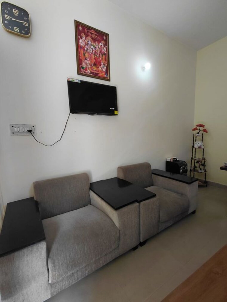 Living Room, sector 46 1 RK 200 Sq.Mt. Villa In Sector 46 Noida 10605462