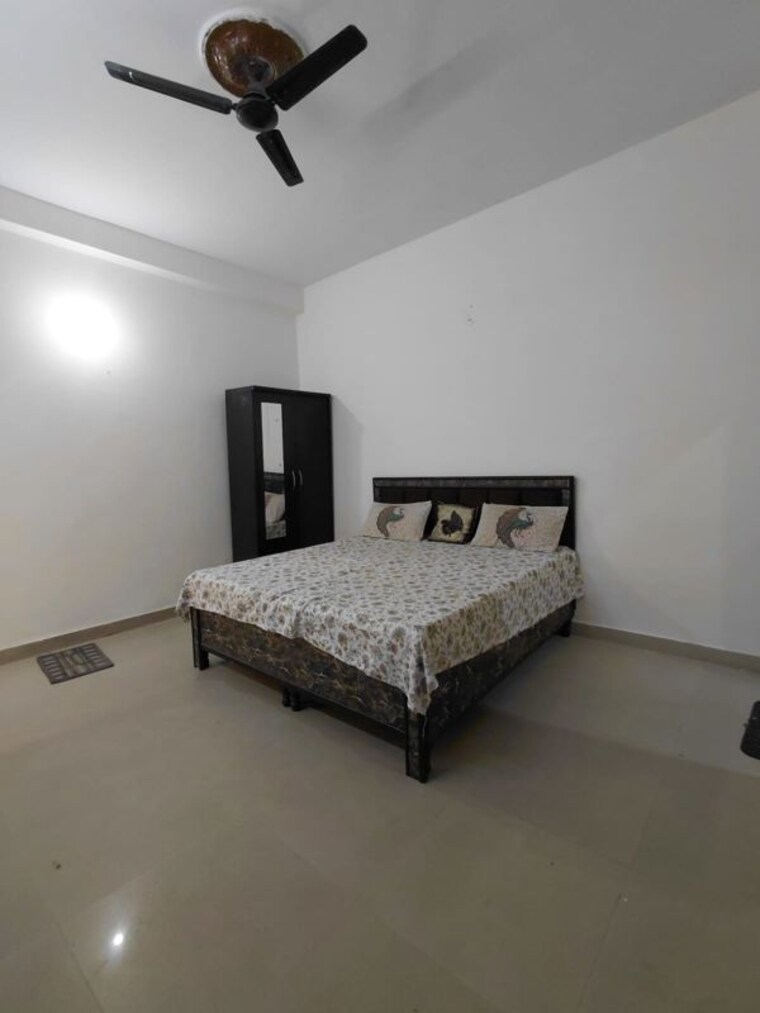 Living Room, sector 46 1 RK 200 Sq.Mt. Villa In Sector 46 Noida 10605462