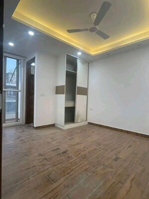 Room in 2 BHK Apartment at Chattarpur – for Rent