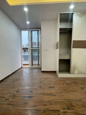 Room in 2 BHK Apartment at Chattarpur – for Rent