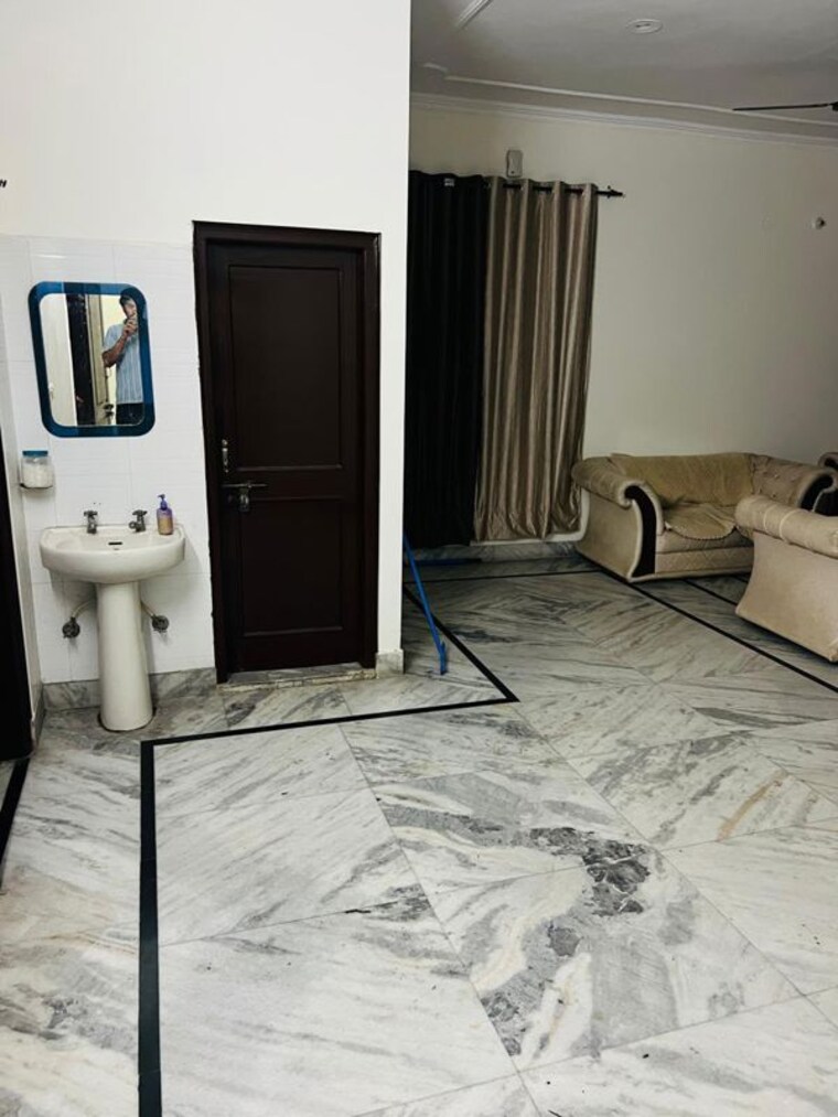 Bathroom, nabha 1 Bedroom 100 Sq.Yd. Builder Floor In Nabha Zirakpur 10605488
