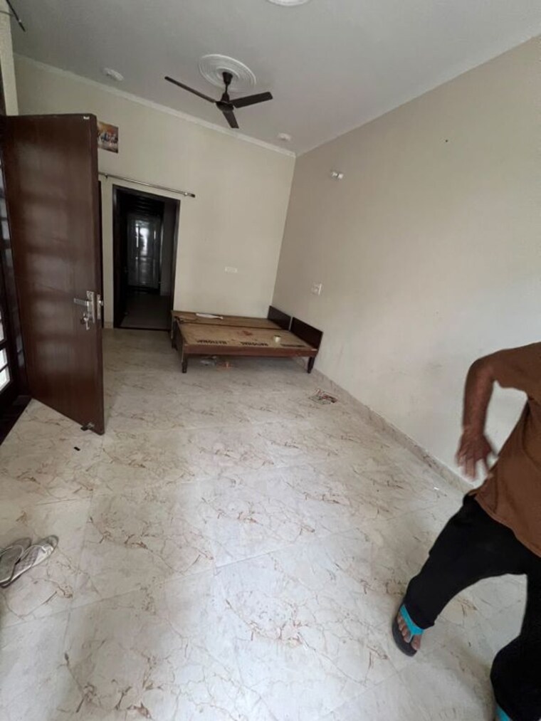  Parking, nabha 1 Bedroom 100 Sq.Yd. Builder Floor In Nabha Zirakpur 10605488