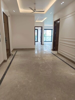 Room in 3 BHK Builder Floor at Saket – for Rent