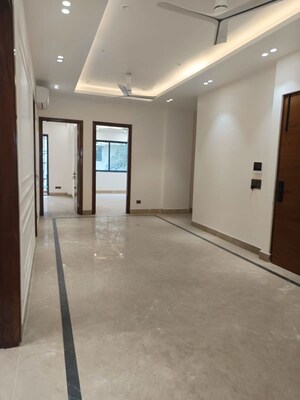Room in 3 BHK Builder Floor at Saket – for Rent