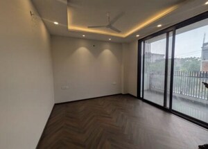 Room in 3 BHK Builder Floor at Palam Vihar – for Sale