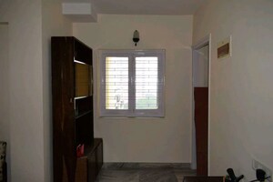 Room in 3 BHK Apartment at Raheja Estate, Borivali East – for Rent