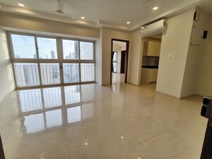 2 BHK Apartment For Rent in Ruparel Ariana, Parel