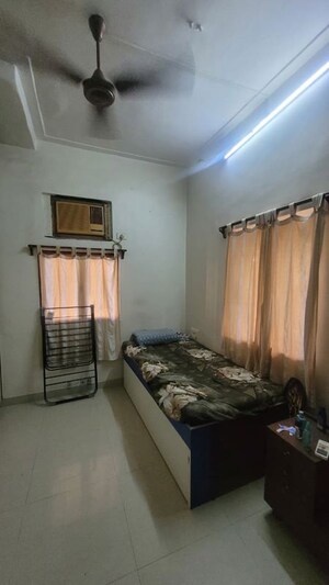 Bedroom in 1.5 BHK Apartment at Adarsh Nagar CHS Worli, Worli – for Rent