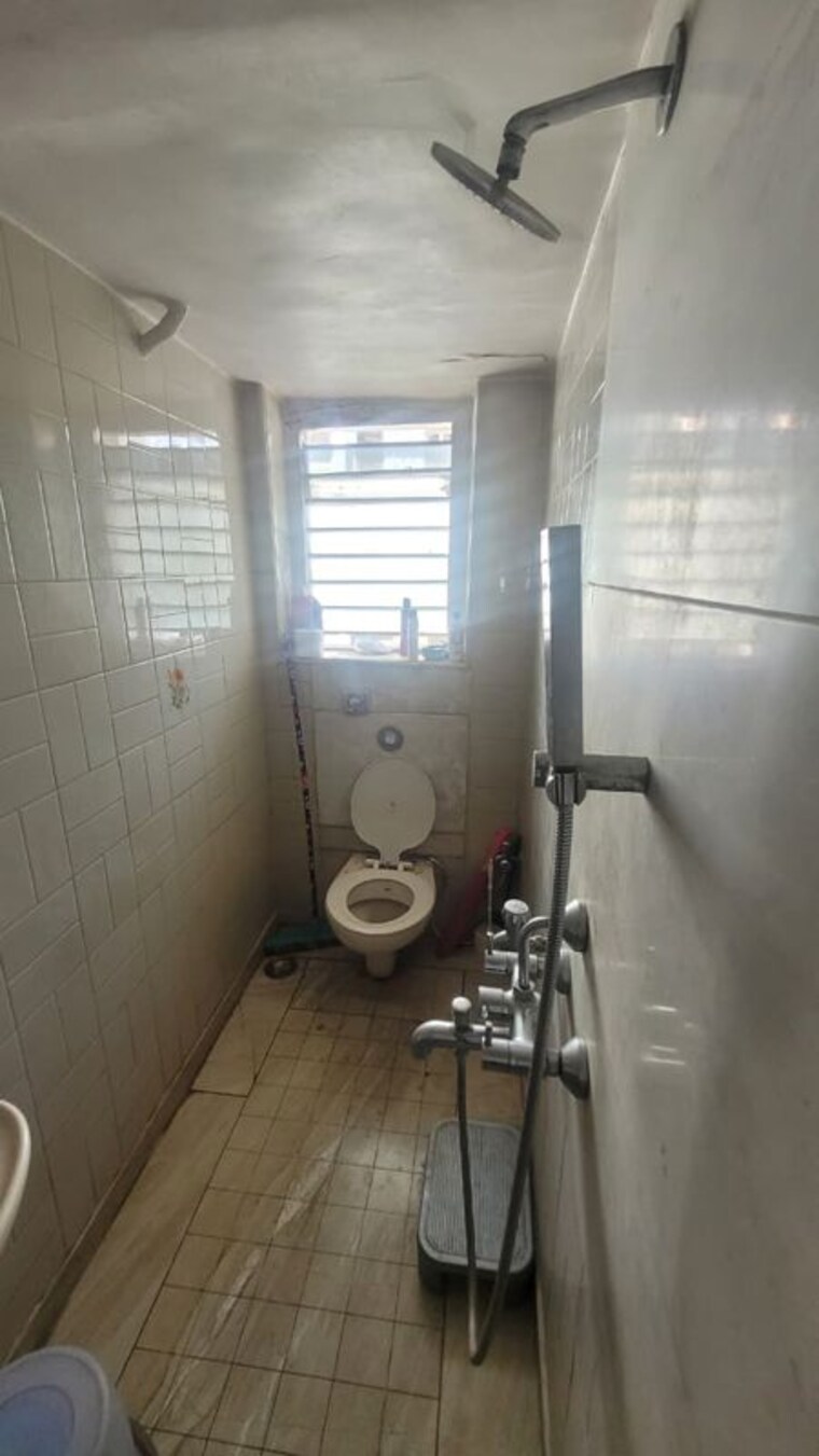 Bathroom, adarsh-nagar-chs-worli 1.5 Bedroom 575 Sq.Ft. Apartment In Worli Mumbai 10605566
