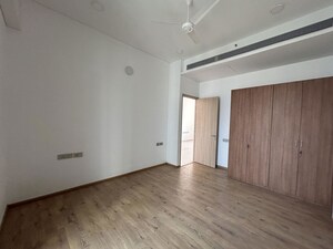 Room in 3 BHK Apartment at Rustomjee Crown, Prabhadevi – for Rent