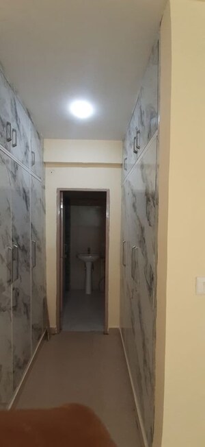 Room in 3 BHK Apartment at Sector 19b Dwarka – for Rent