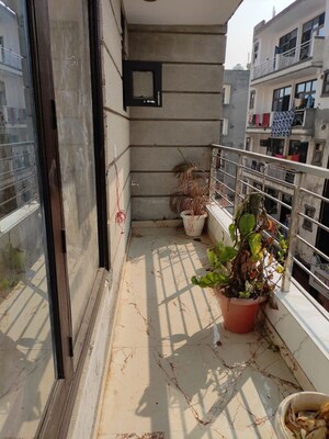 Balcony in 1 BHK Apartment at Ignou Road – for Rent