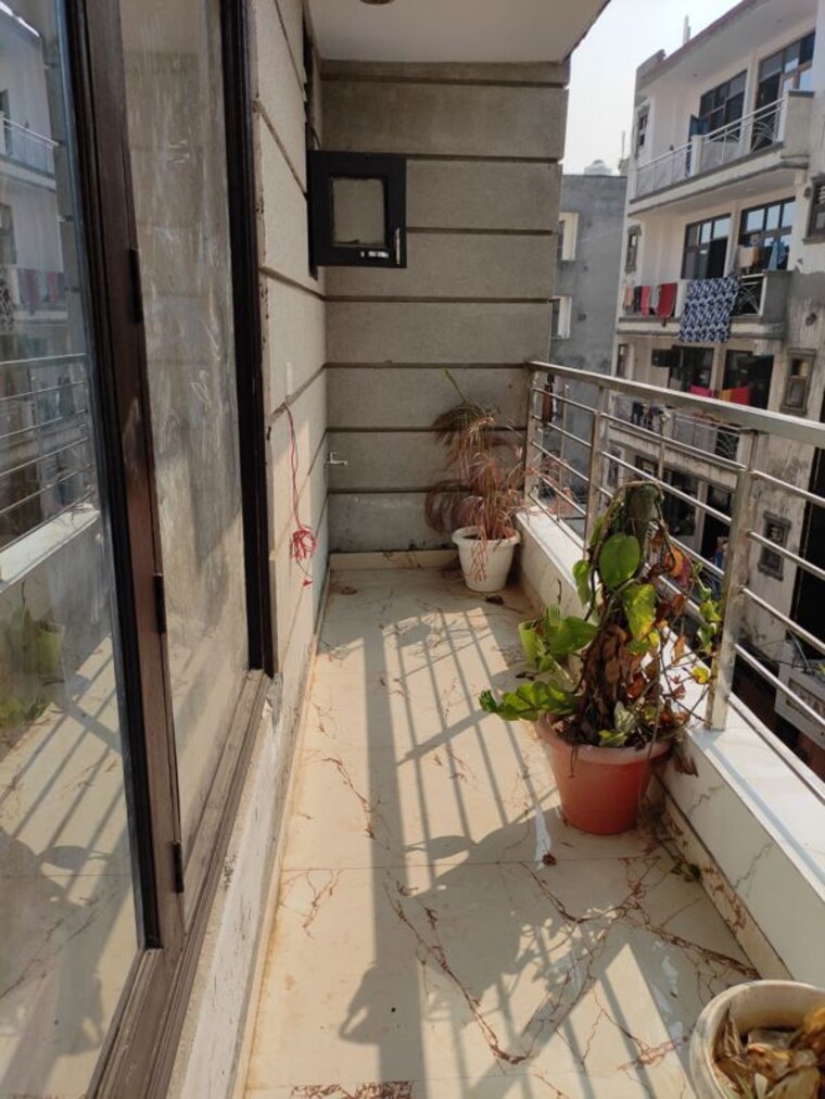 Balcony, ignou road 1 Bedroom 600 Sq.Ft. Apartment In Ignou Road Delhi 10605589